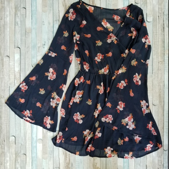 Abercrombie & Fitch Dresses & Skirts - Abercrombie & Fitch Navy Floral Wrap Dress NWOT